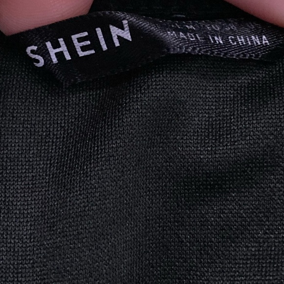 Shein Black Plunging Ruffle V-neck Cropped Top - Picture 3 of 4